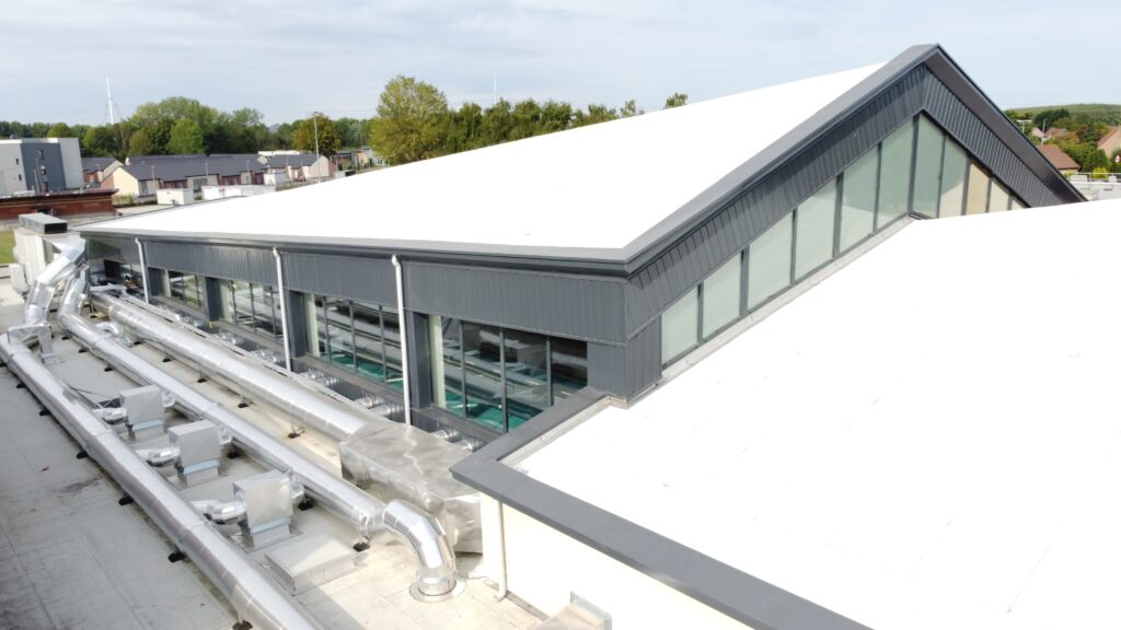 Photo du chantier terminé de la piscine municipale à Leforest.